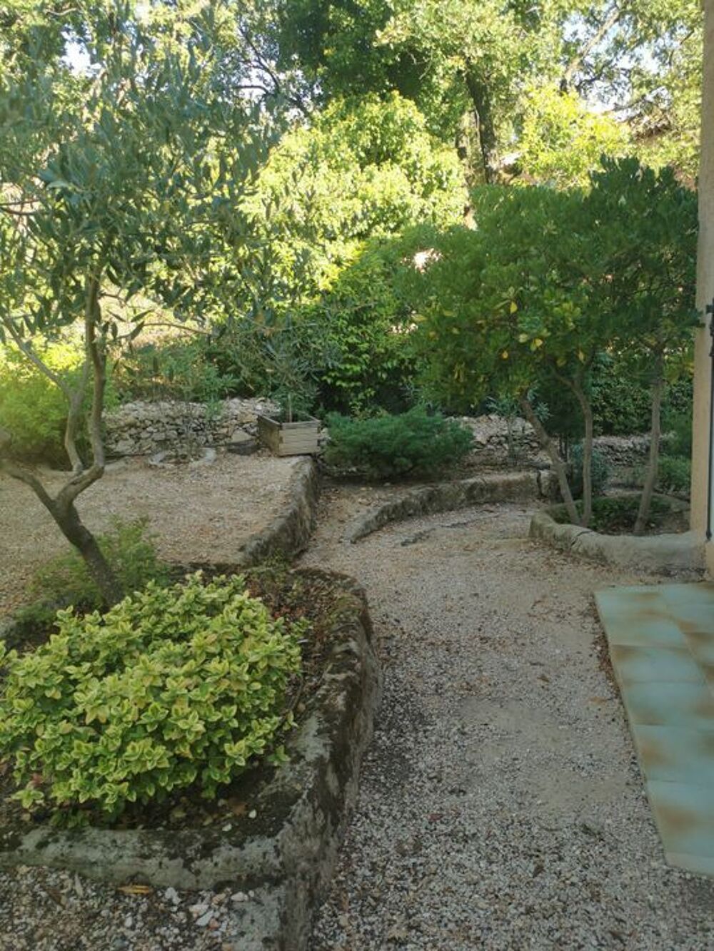 Location Appartement Chambre de 15m2 à louer sur Châteauneuf-le-Rouge Chateauneuf le rouge