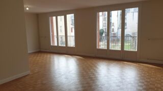  Appartement à louer 3 pièces 90 m²