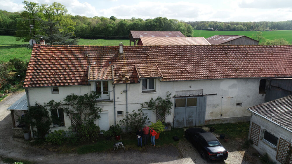 ESSOMES SUR MARNE (02) à vendre joli corps de ferme avec maison et nombreux bâtiments sur un terrain de 10 hectares