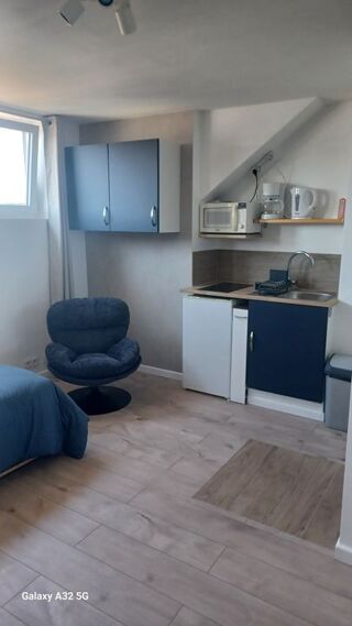 Appartement à louer 1 pièce 14 m²
