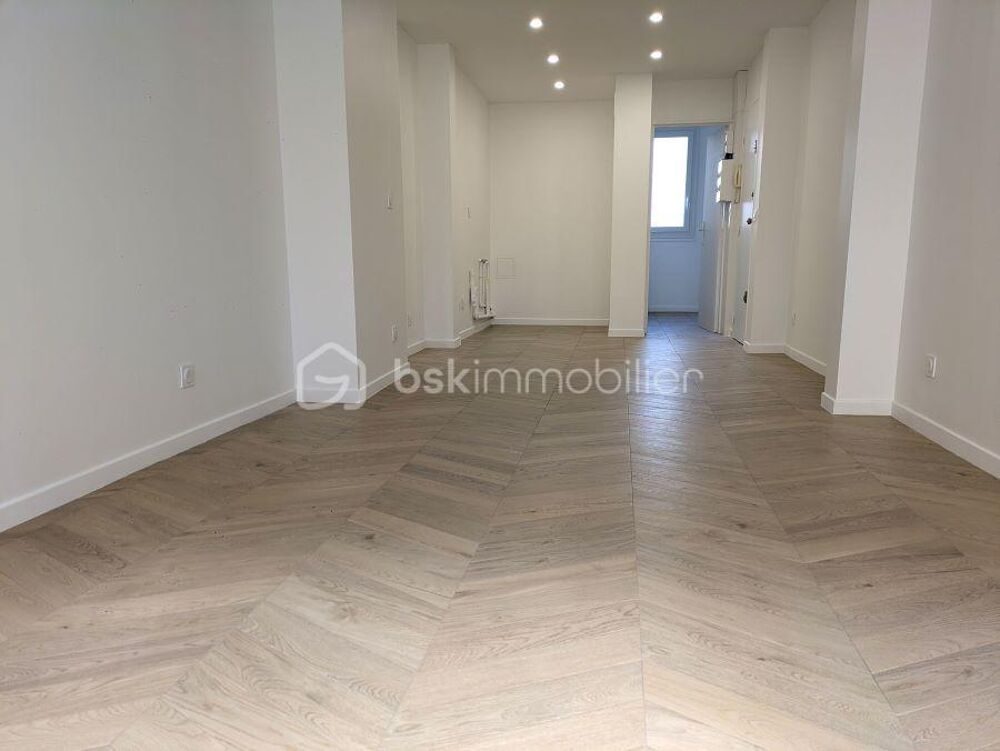Vente Appartement PARIS 18EME APPARTEMENT 4 CHAMBRES REFAIT A NEUF Paris 18
