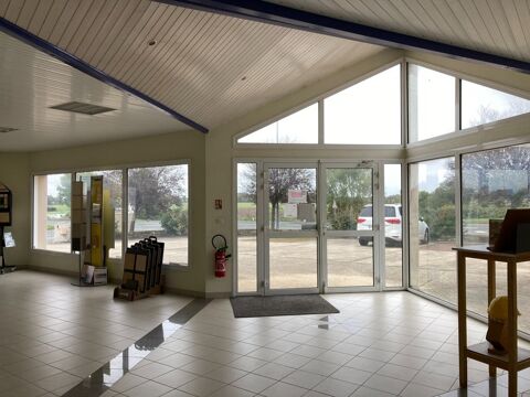 &Agrave; vendre � Local artisanal lou&eacute; avec bureaux et terrain � La Copechagni&egrave;re (85) &agrave; 15 kms de MONTAIGU VENDEE 321000 85260 La copechagniere