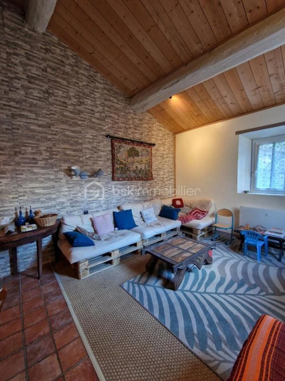 Maison de campagne avec cour et garage