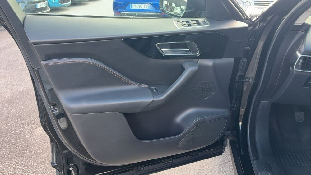 F-PACE 2.0 D 163 2WD Prestige - Toit ouvrant 2018 occasion 76230 Isneauville