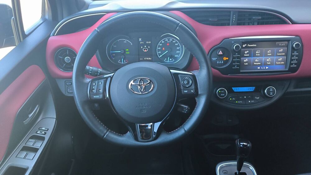 Yaris 1.5 VVTi 100 Hybrid E-CVT Collection 2017 occasion 10300 Sainte Savine