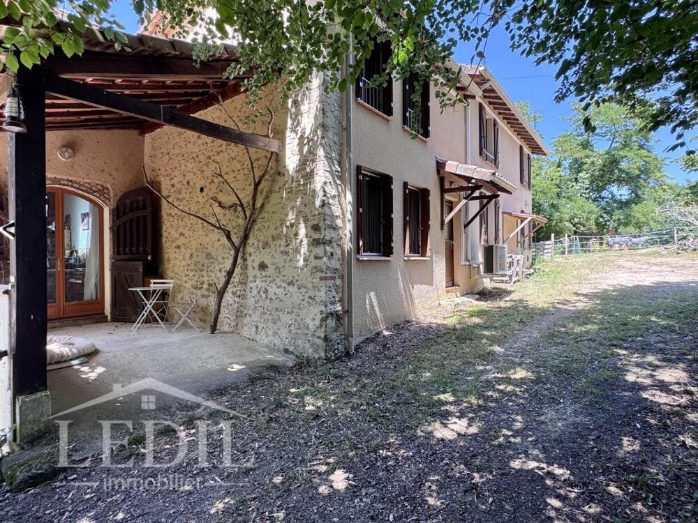 Maison de campagne avec installation équestre