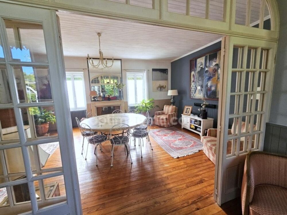 Vente Maison Coup de cœur à Nersac - Demeure de charme de 244 m² et 5 chambres, aux prestations haut de gamme. 10 pièces NERSAC (16) Nersac