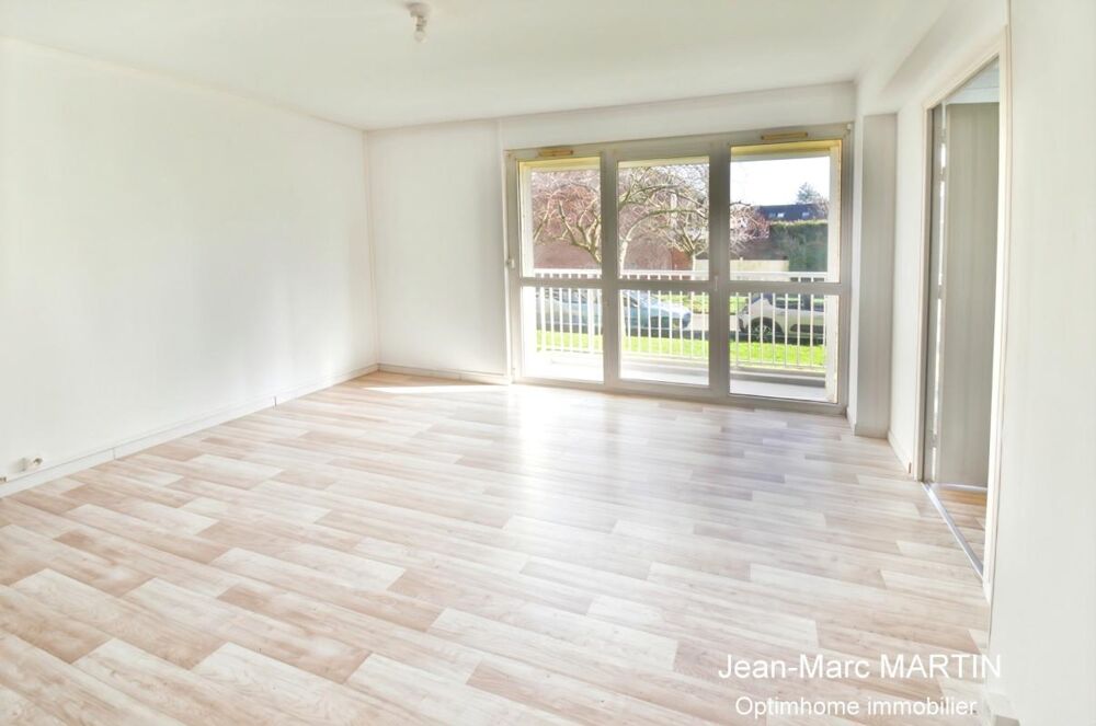 Lille CHR  T4 rénové 64,70 m²  Salon indépendant  Proche grands axes