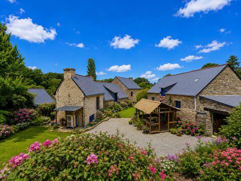   Belle maison en pierres  de 1901 avec  de nombreuses d�pendances -134 m� habitables + 236 m2 am�nageables suppl�mentaires - Terr Maison - 5 pi�ce(s) - 134 m�