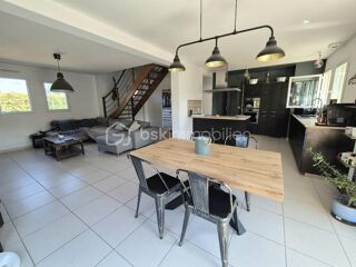  Propriété/château à vendre 5 pièces 121 m²