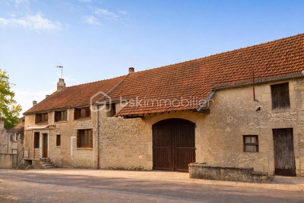 Ancienne ferme rénovée  Précy-le-Sec (89)  162 000 €
