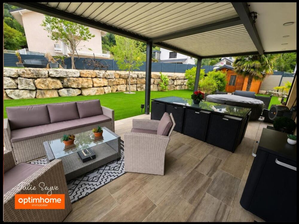 Maison familiale avec studio indépendant, terrasse exceptionnelle, garage, carport et vue dégagée  Chevrier