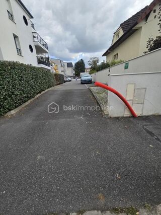  Parking / Garage à louer 16 m²