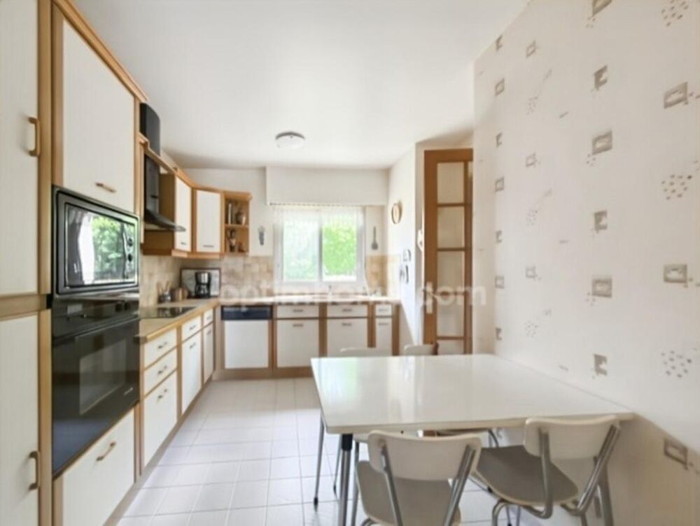 Vente Villa Vallée de Chevreuse. Maison Architecte de 160 /200 m² avec gros potentiel, un garage et un terrain de 596 m² à SAINT CYR SOUS DO Saint cyr sous dourdan