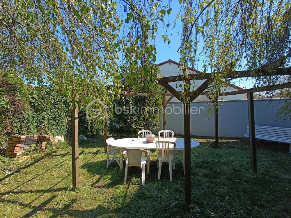 Secteur El Hogar - Maison de 107 m² avec jardin et garage, 4 chambres et fort potentiel