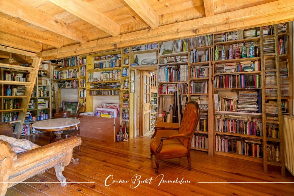 à vendre  Propriété/château Saint-Pierre-de-Chandieu (69780)