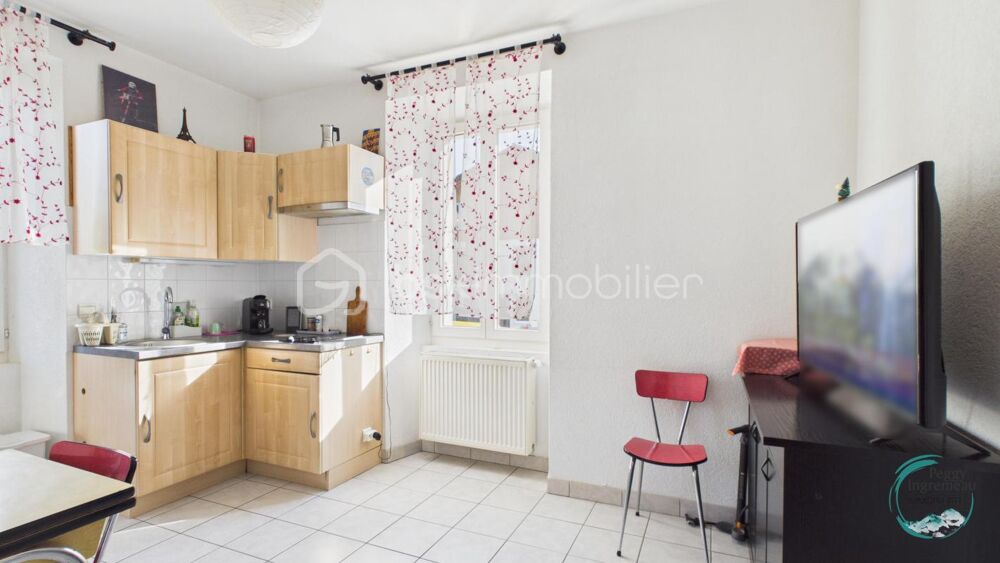Appartement T2, jardin privatif, stationnements et vue montagnes
