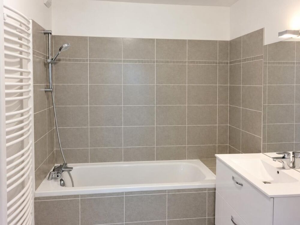 Location Appartement T2 avec terrasse et parking à TOULON Toulon