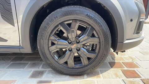 Sandero III 1.0 TCe 110 Stepway Extreme + - Entretien constructeur 2025 occasion 17100 Saintes