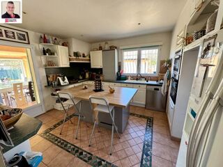  Maison  vendre 7 pices 240 m