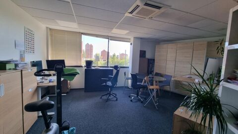 BRUGES , EPARC  - Bureaux 27,19m&sup2; - Vide ou lou&eacute; 85750 33520 Bruges