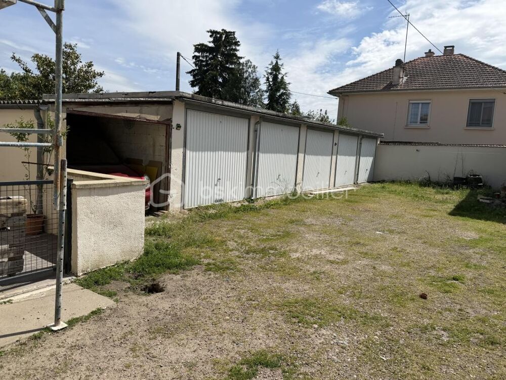 Vente Immeuble Roanne, immeuble de rapport 7 appartements - 6 garages - caves -Proche centre, entièrement rénové Roanne