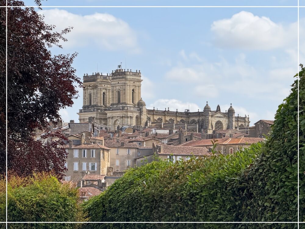 Vente Maison Maison 6 pièces de 164 m2 habitables sur 2407 m2 de terrain à AUCH : vivre à Auch comme à la campagne, avec la cathédrale en toi Auch