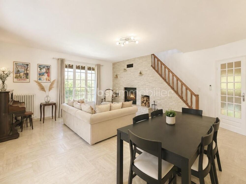 à vendre  Propriété/château Fayence (83440)
