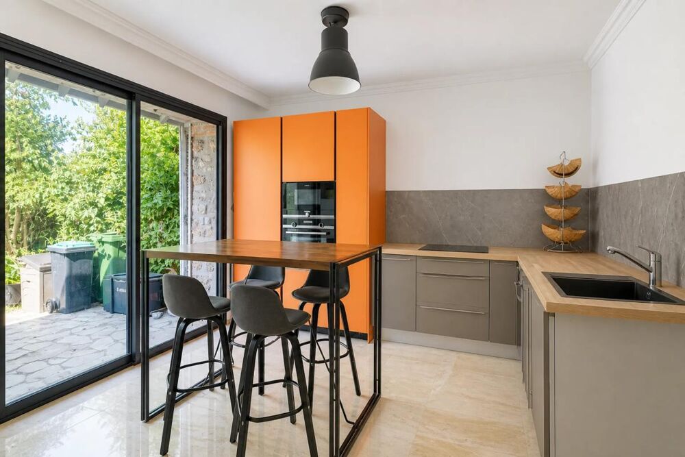 Maison familiale de 150 m² avec jardin et garage  94290