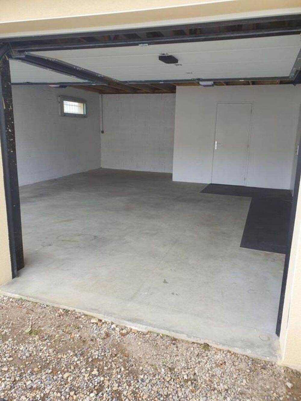 Location Maison Maison de 100m2 à louer sur Saint-Quentin-Fallavier Saint quentin fallavier