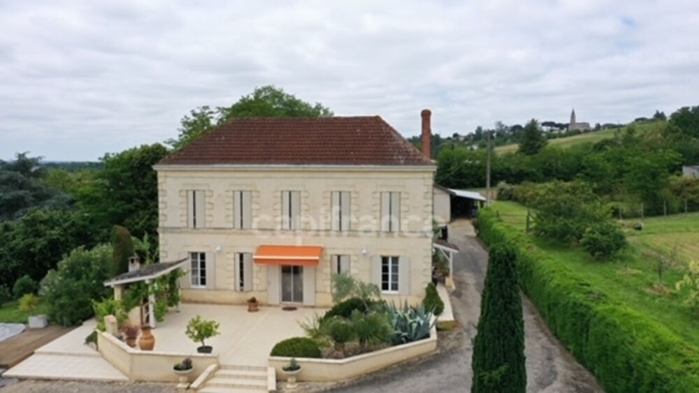 Maison de 223m2 - 3 chambres - piscine - dépendances à BEAUPUY (47)