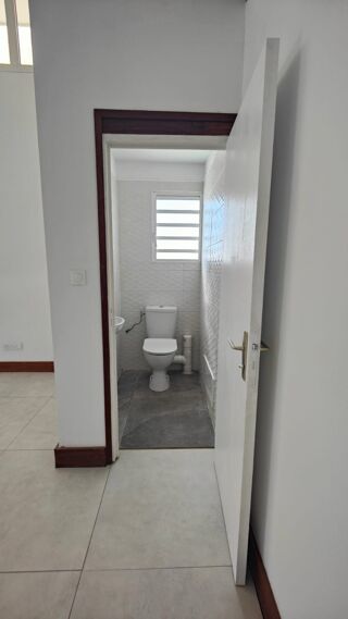  Maison à louer 4 pièces 142 m²
