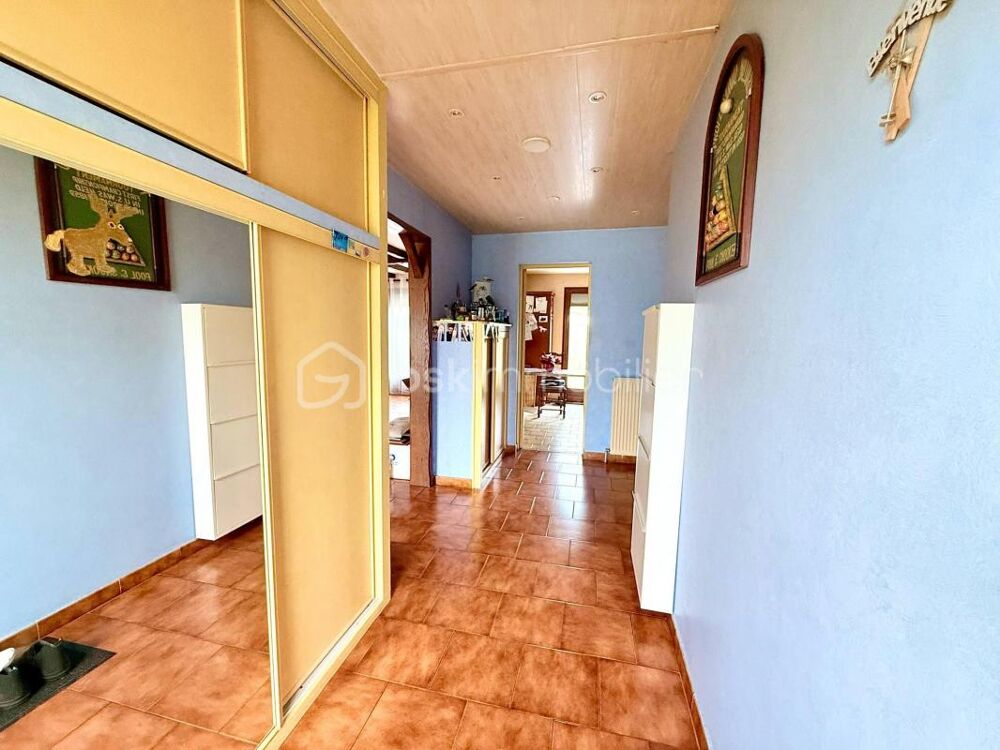 Maison à rafraichir / 5 Chambres / Sous-Sol Total
