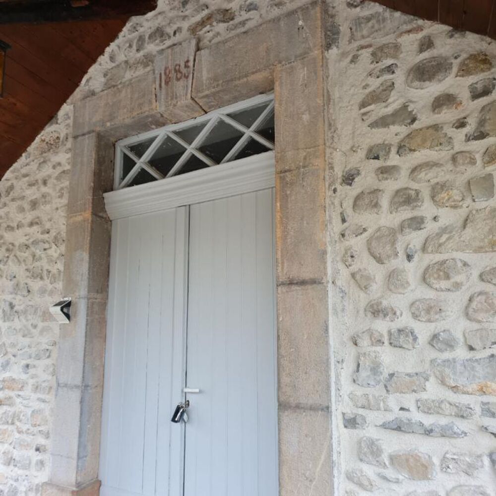 TORNAC , Maison en pierres de 10 pièces de 232 M2 dans un quartier calme. Proche d'Anduze