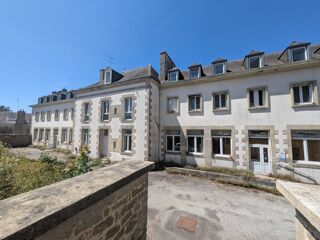  Immeuble à vendre 15 + pièces 600 m²