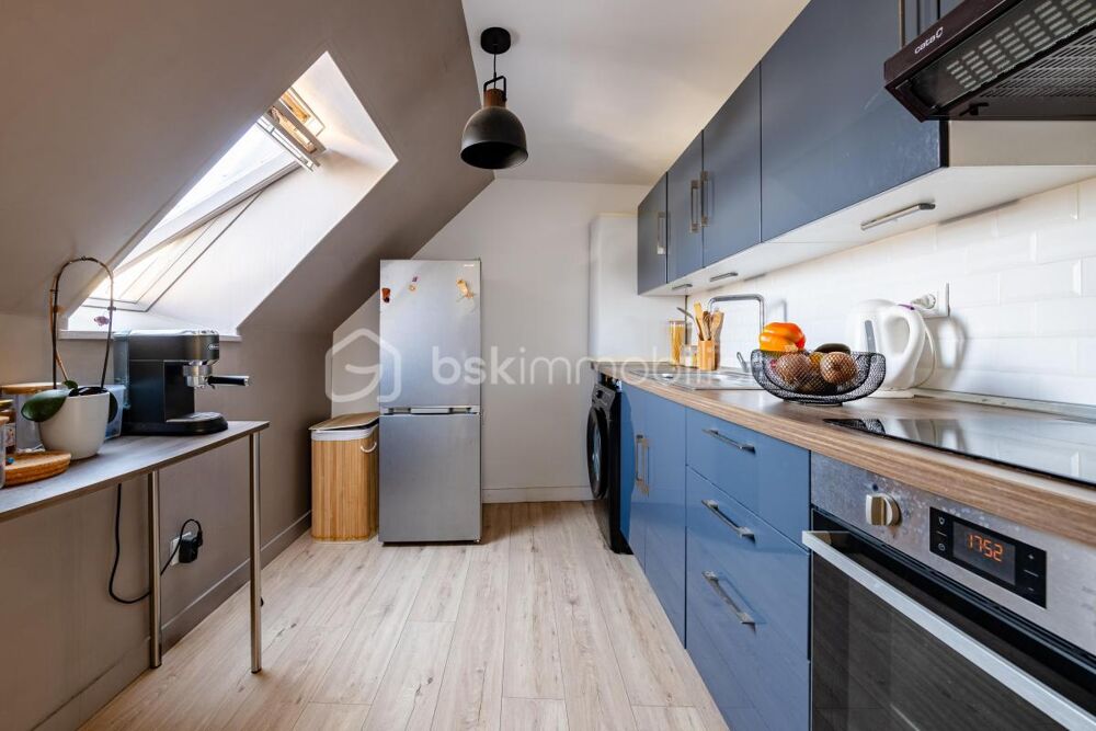 Vente Duplex/Triplex Très beau duplex rénové et baigné de lumière situé en plein cœur de l'amande ! Sens