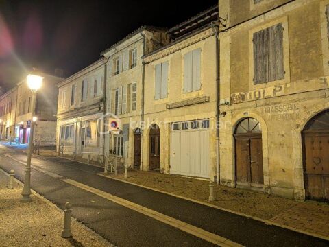   Maison de ville avec cour, dpendance et garage Maison - 5 pice(s) - 99 m