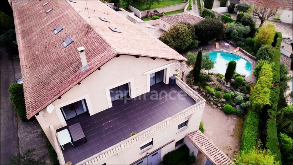 Dpt Hérault (34), à vendre LIGNAN SUR ORB maison P8 de 325 m² - Terrain de 1 300,00 m² garage 250 m² -parking- 5 ch