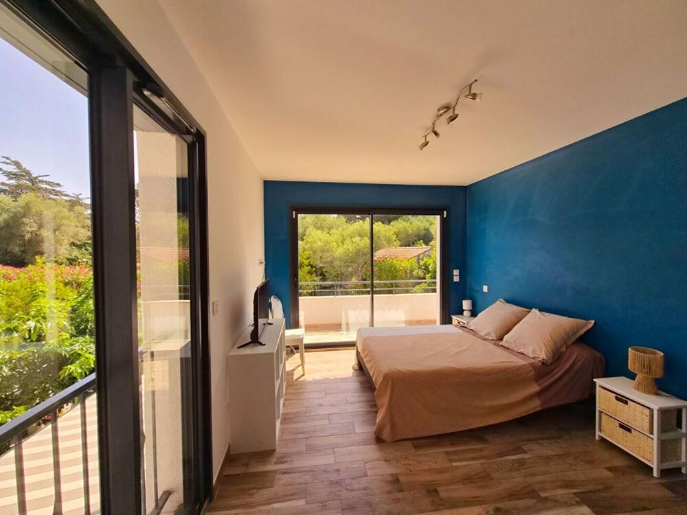 VILLA DE PRESTIGE T4 SANARY- Proche commerces et plages à pied