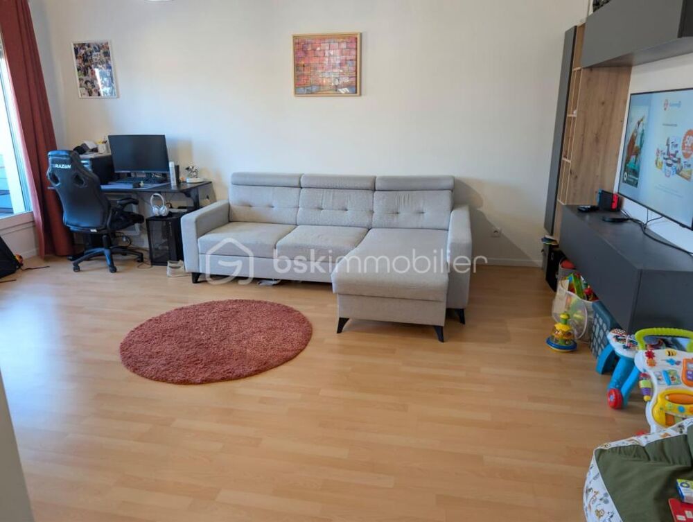 Location Appartement A LOUER- SUPERBE 3 PIÈCES MEUBLÉ AVEC TERRASSE ET PARKING Deuil la barre