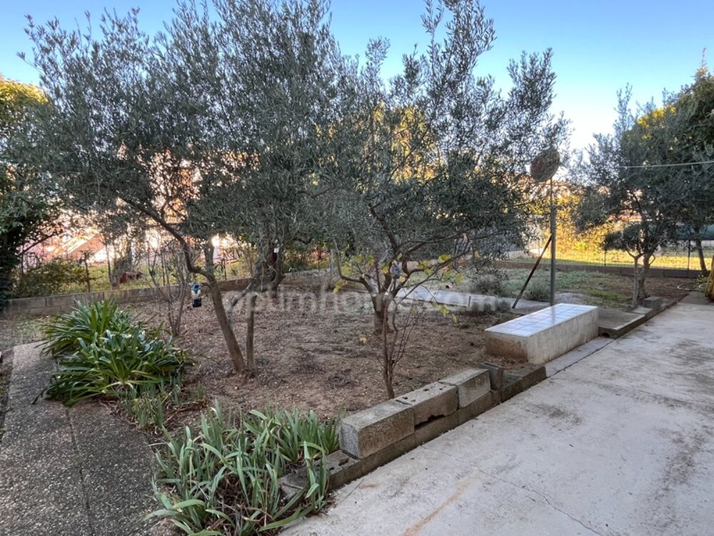 Villa 9 pièces 190m2 avec garage et jardin à MONTBLANC (34290)