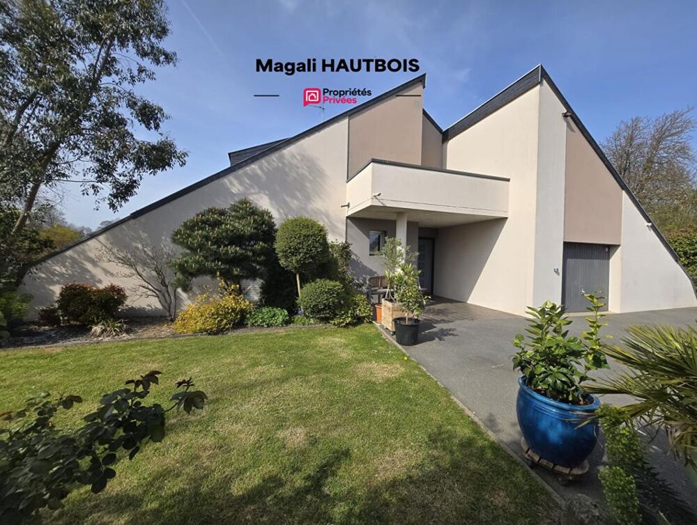 Maison d'Architecte à proximité de Saint-Hilaire-du-Harcouët, 9 pièce(s) 229 m2