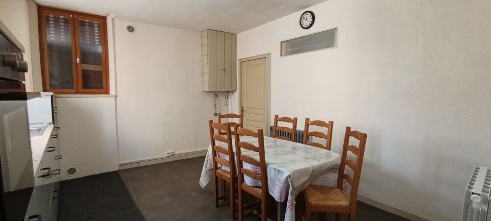 Dornecy (58)  Maison de village d'environ 120 m²  Jusqu'à 5 chambres  Garage, grange