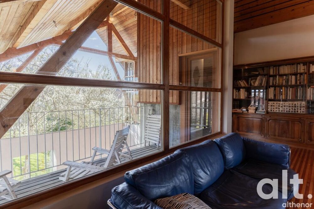 Bâtisse de caractère à Chavanod  8 pièces et terrain constructible
