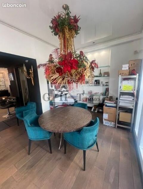   A LOUER LOCAL COMMERCIAL SAINT MAUR DES FOSSES 