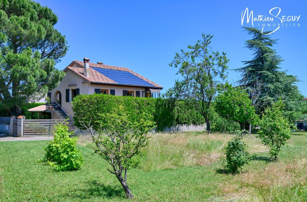 Vente Maison Grande maison P7 sur un grand terrain au coeur de SAINT JEAN DE TOUSLAS Mornant