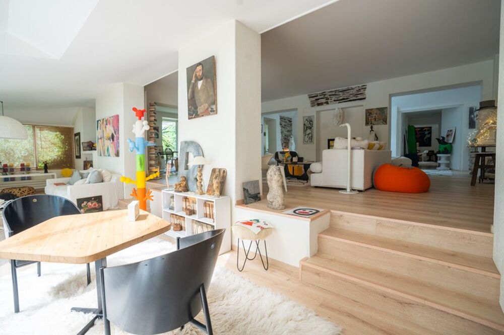 Vue carte postale sur la Maine : Maison atypique et appartement séparé de 300 m2 jouant sur les volumes, la lumière et les persp