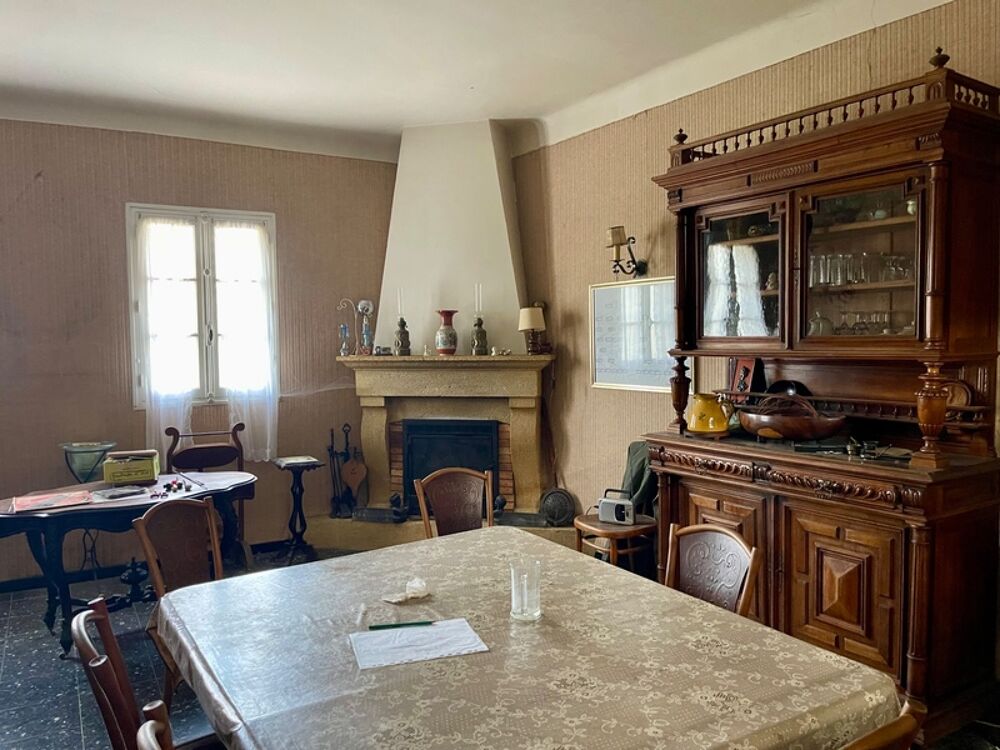 à vendre  Propriété/château Saignon (84400)