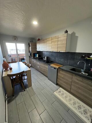  Appartement � vendre 5 pi�ces 83 m�