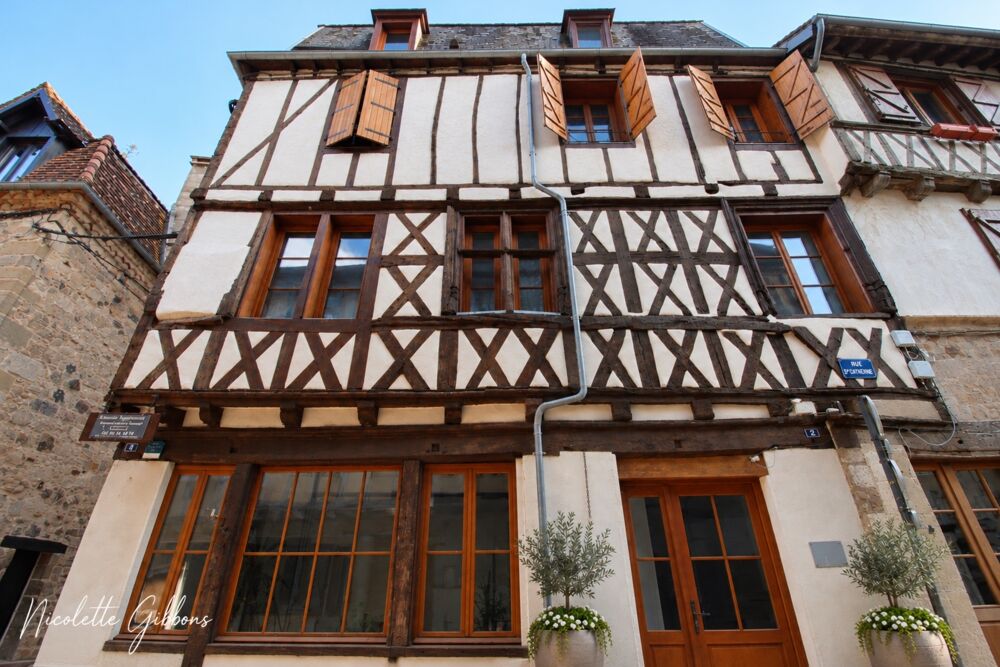 Vente Immeuble BEAULIEU-SUR-DORDOGNE – IMMEUBLE DE RAPPORT DU XVIIe SIÈCLE AU CŒUR D'UN DES PLUS BEAUX VILLAGE DE FRANCE Beaulieu sur dordogne